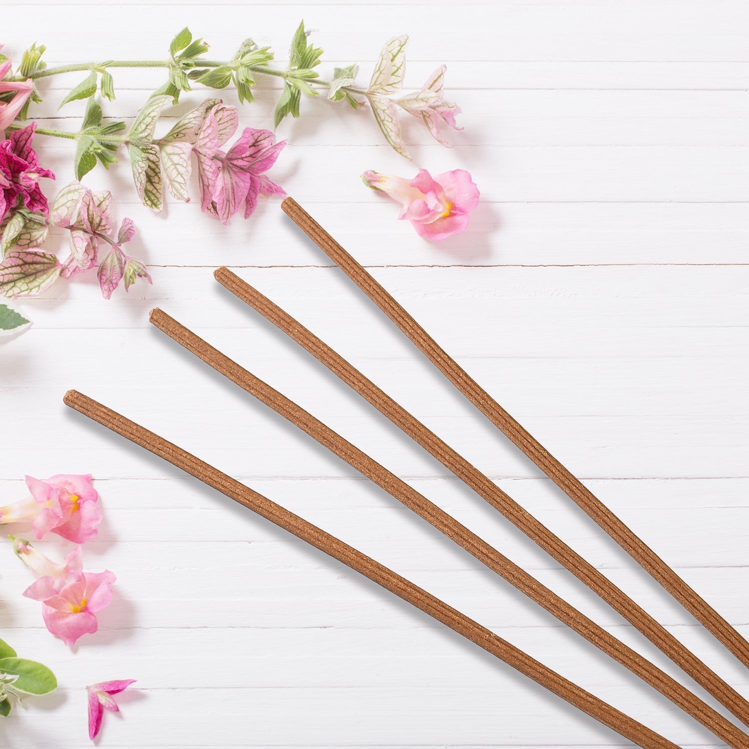 Big Kasturi Premium Incense Sticks / Agarbatti (10 Pcs Sticks / 40 Cm / Stand not included) Big Kasturi Premium Incense Sticks / Agarbatti (10 Pcs Sticks / 40 Cm / Stand not included)